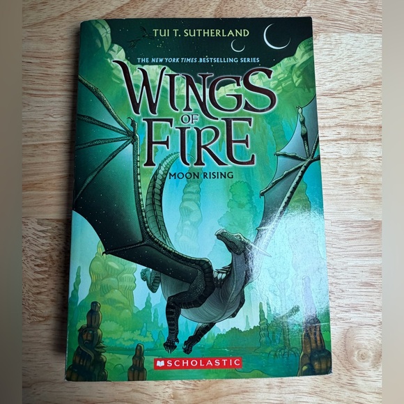 Wings of Fire Book Set - The First 8 Books - Picture 7 of 12